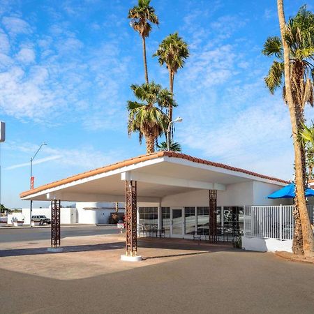 Coronado Motor Hotel, A Travelodge By Wyndham Yuma Exterior foto